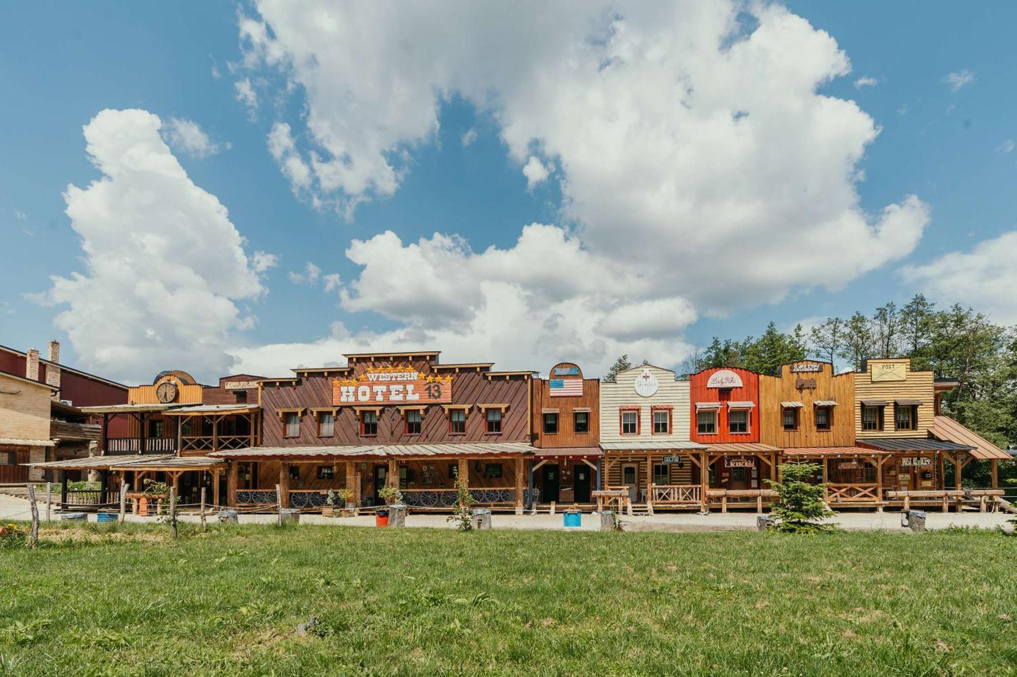 Ranch 13 - Western A Kone Nemsova Exterior photo