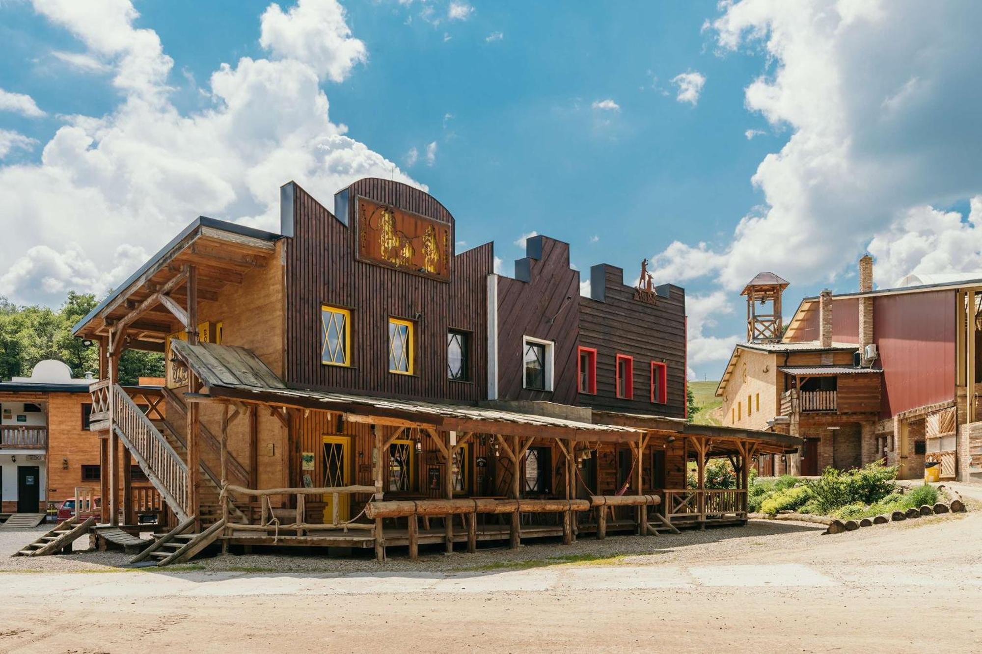 Ranch 13 - Western A Kone Nemsova Exterior photo