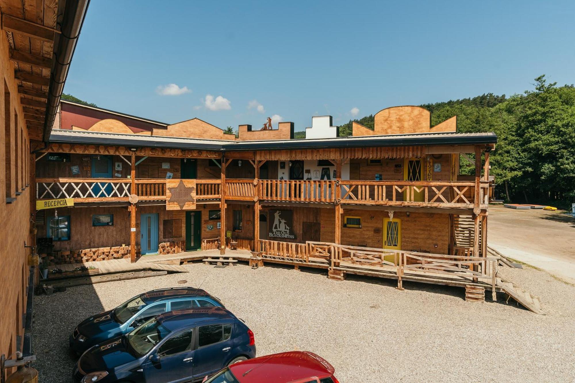 Ranch 13 - Western A Kone Nemsova Exterior photo