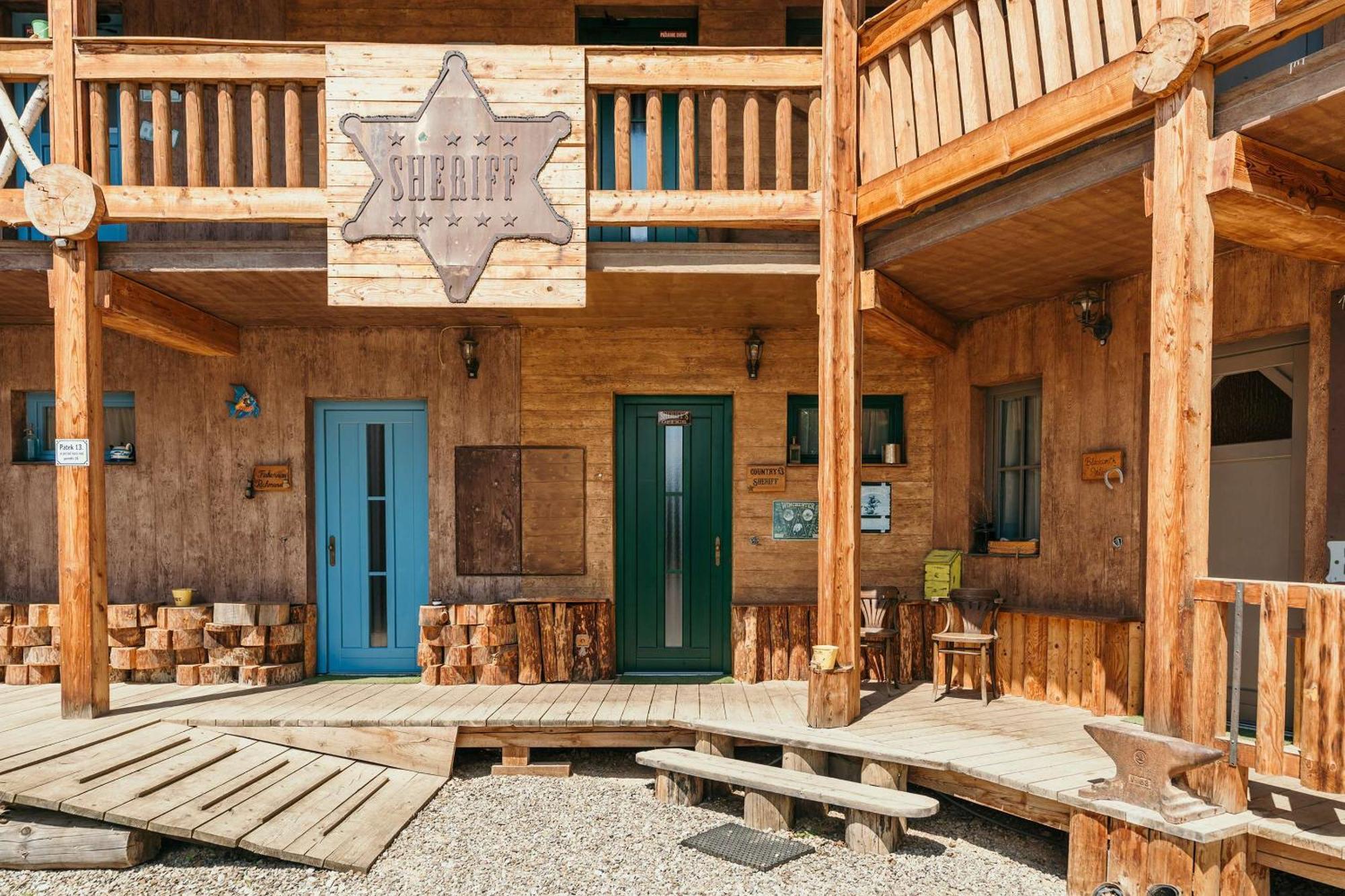 Ranch 13 - Western A Kone Nemsova Room photo